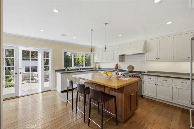 9601 Dumbreck Drive, Huntington Beach, CA 92646