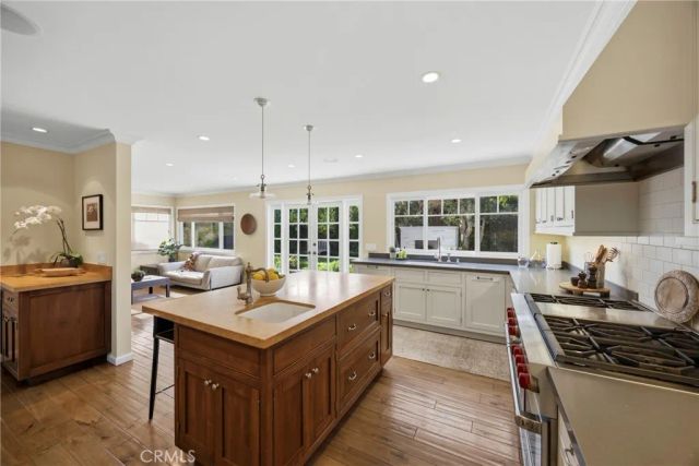 9601 Dumbreck Drive, Huntington Beach, CA 92646