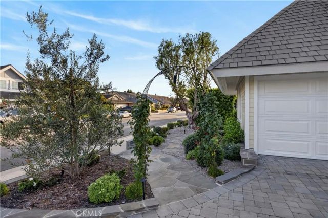 9601 Dumbreck Drive, Huntington Beach, CA 92646