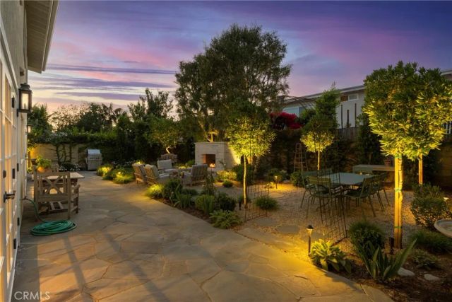 9601 Dumbreck Drive, Huntington Beach, CA 92646