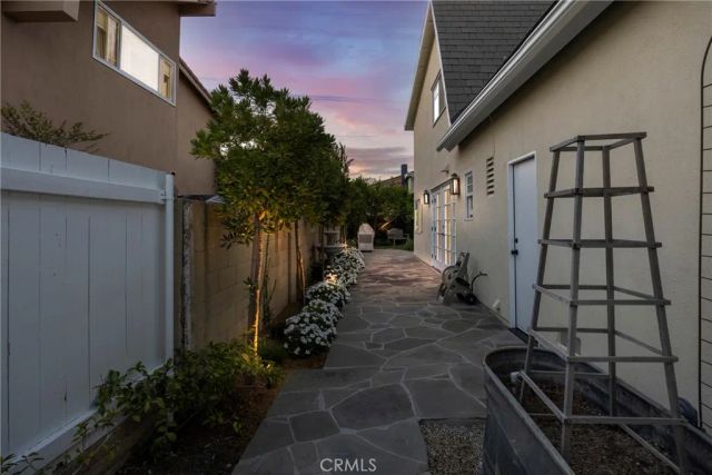9601 Dumbreck Drive, Huntington Beach, CA 92646