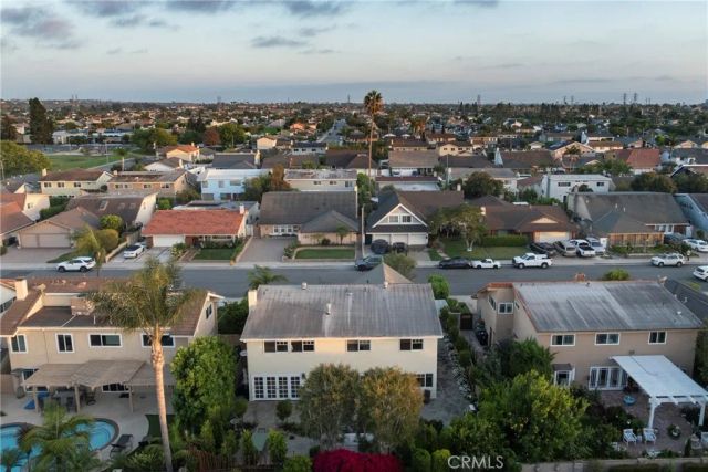 9601 Dumbreck Drive, Huntington Beach, CA 92646