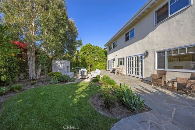 9601 Dumbreck Drive, Huntington Beach, CA 92646