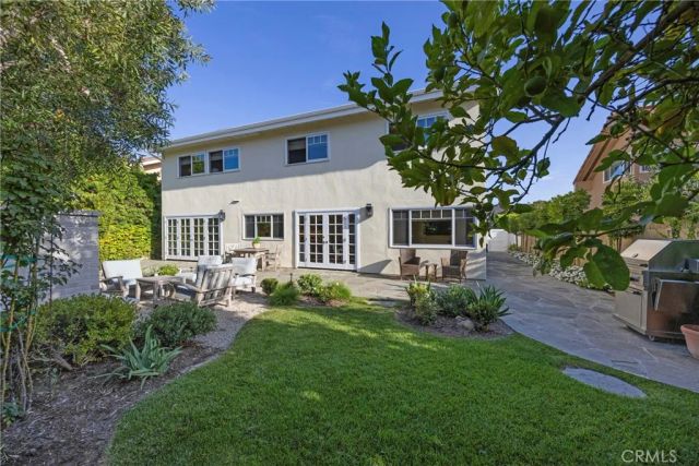 9601 Dumbreck Drive, Huntington Beach, CA 92646