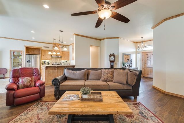 10608 Oaksplinter Lane, Oklahoma City, OK 73173