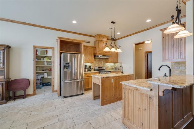 10608 Oaksplinter Lane, Oklahoma City, OK 73173