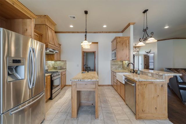 10608 Oaksplinter Lane, Oklahoma City, OK 73173