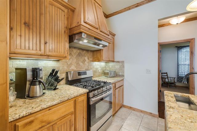 10608 Oaksplinter Lane, Oklahoma City, OK 73173
