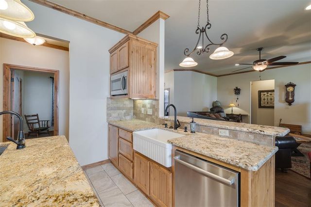 10608 Oaksplinter Lane, Oklahoma City, OK 73173