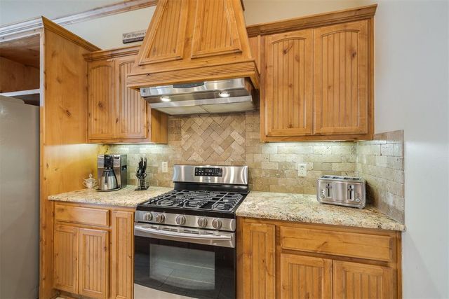 10608 Oaksplinter Lane, Oklahoma City, OK 73173