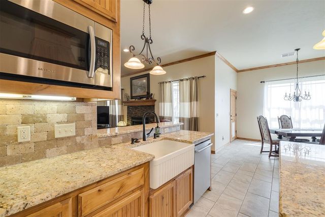 10608 Oaksplinter Lane, Oklahoma City, OK 73173
