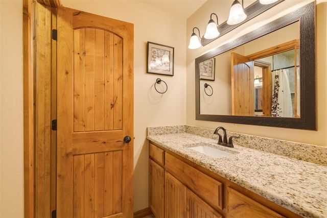 10608 Oaksplinter Lane, Oklahoma City, OK 73173