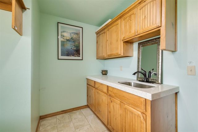 10608 Oaksplinter Lane, Oklahoma City, OK 73173
