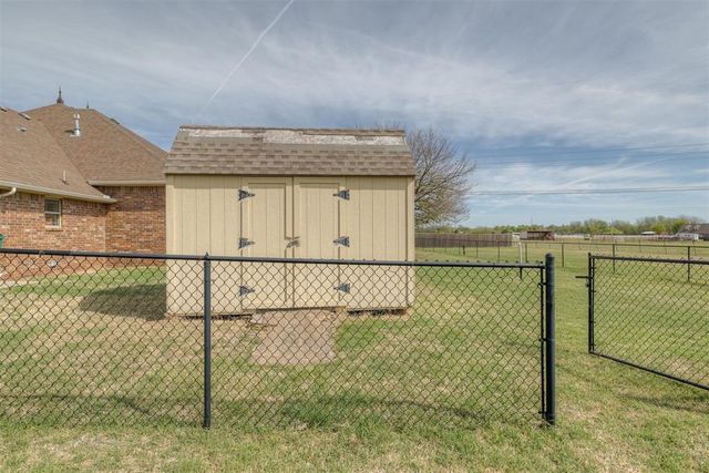 10608 Oaksplinter Lane, Oklahoma City, OK 73173