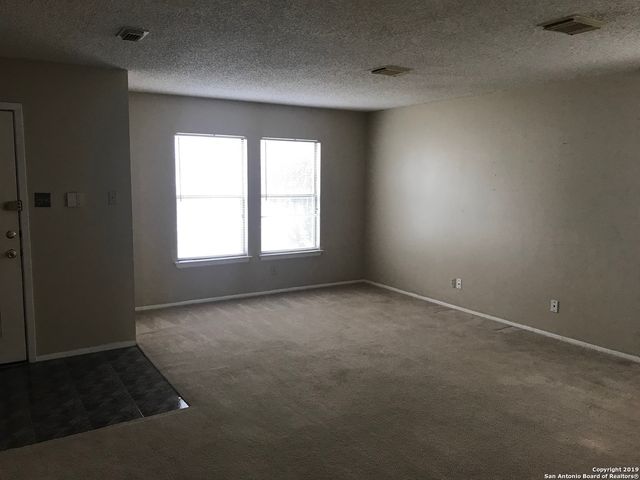 15010 Digger Dr, San Antonio, TX 78247