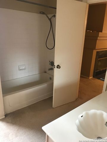 15010 Digger Dr, San Antonio, TX 78247