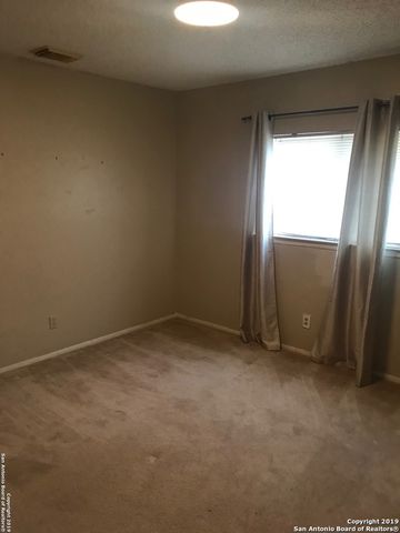 15010 Digger Dr, San Antonio, TX 78247