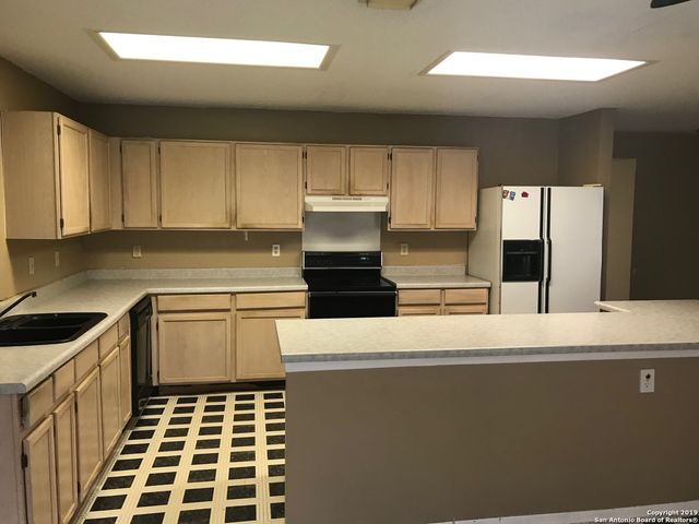 15010 Digger Dr, San Antonio, TX 78247