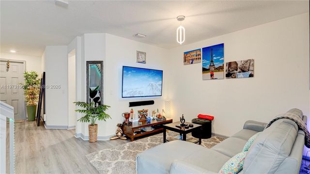 3494 W 106th Ter, Hialeah, FL 33018