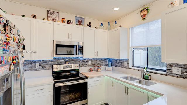 3494 W 106th Ter, Hialeah, FL 33018