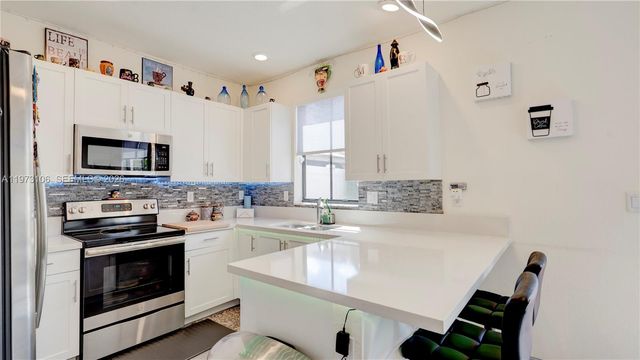 3494 W 106th Ter, Hialeah, FL 33018