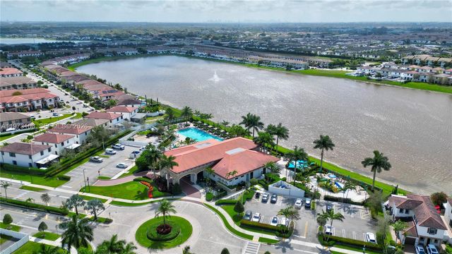 3494 W 106th Ter, Hialeah, FL 33018