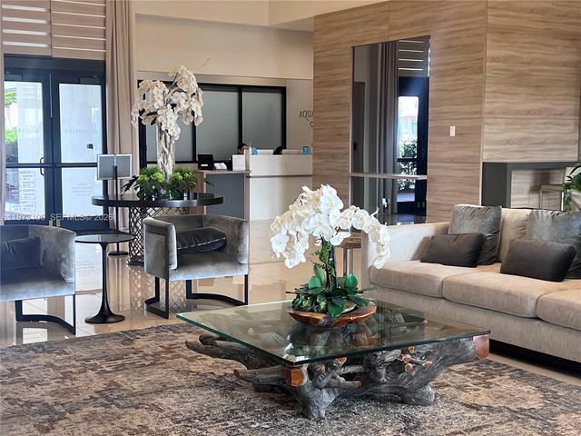 3494 W 106th Ter, Hialeah, FL 33018