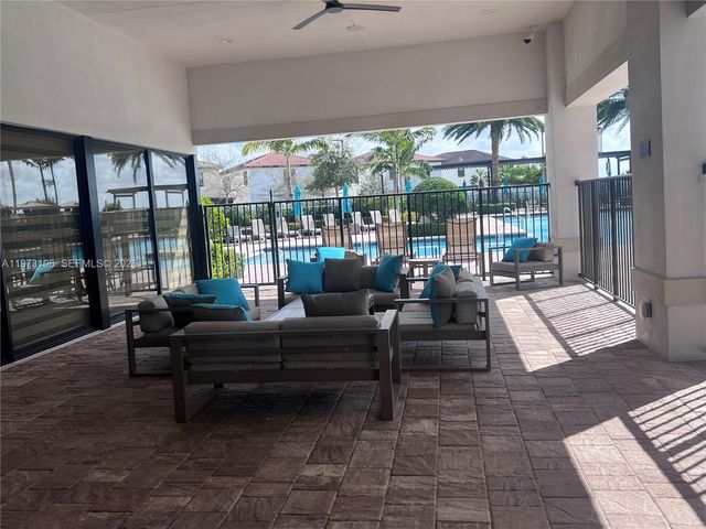 3494 W 106th Ter, Hialeah, FL 33018