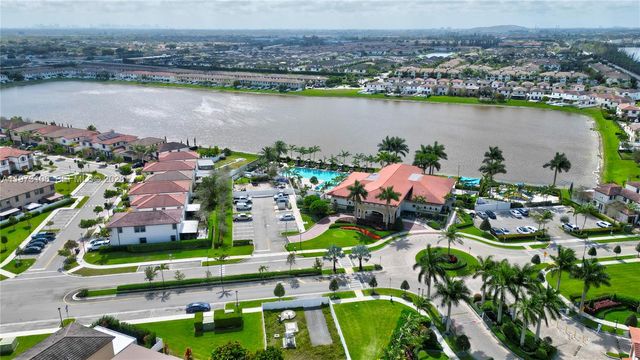 3494 W 106th Ter, Hialeah, FL 33018