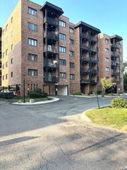 9332 Landings Lane 504, Des Plaines, IL 60016