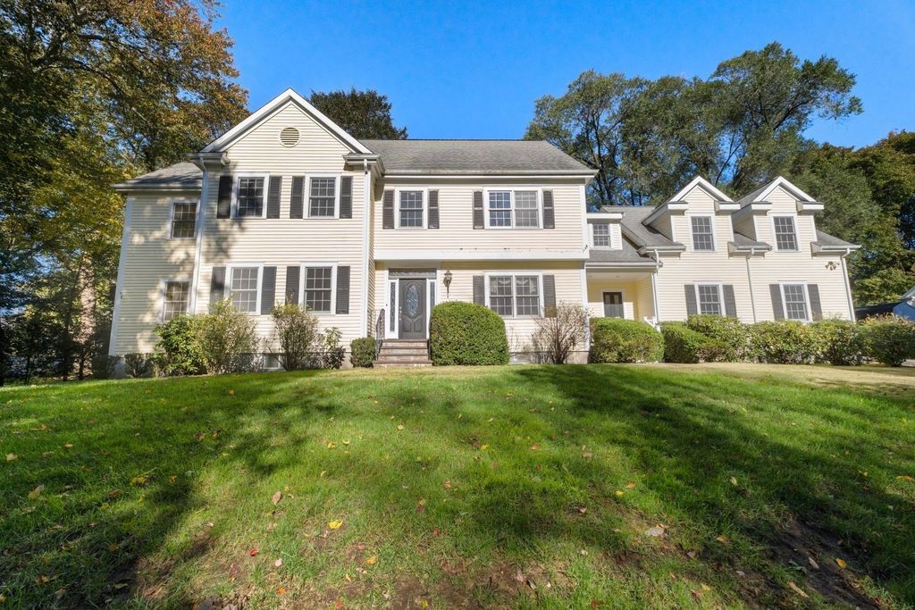 340 Weston Road, Wellesley, MA 02482