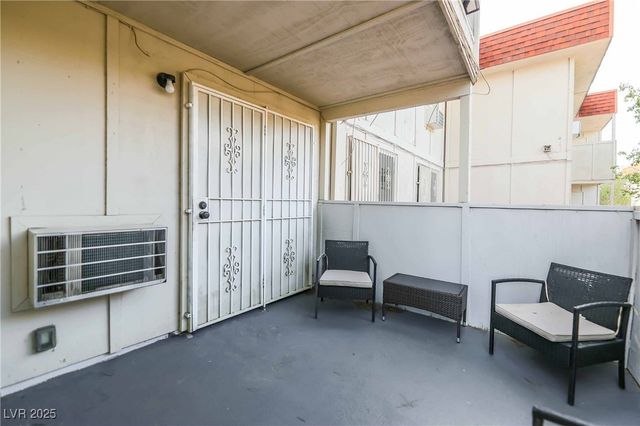 5326 Swenson Street 61, Las Vegas, NV 89119