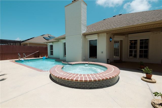 14965 Schooner Dr, Corpus Christi, TX 78418