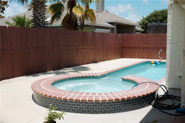 14965 Schooner Dr, Corpus Christi, TX 78418