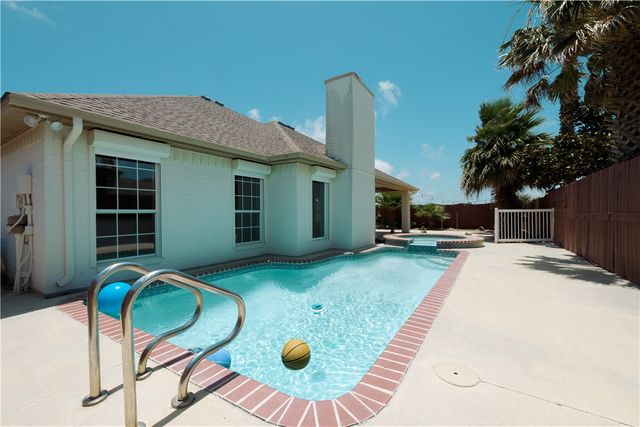 14965 Schooner Dr, Corpus Christi, TX 78418