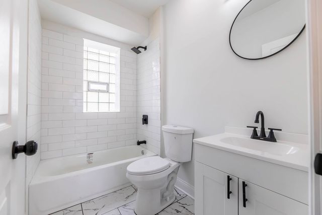 5203 S Peoria Street, Chicago, IL 60609