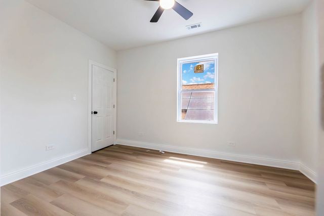 5203 S Peoria Street, Chicago, IL 60609