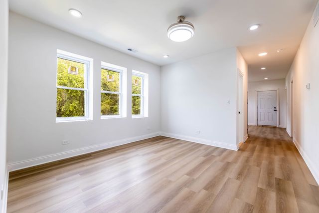 5203 S Peoria Street, Chicago, IL 60609