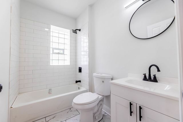 5203 S Peoria Street, Chicago, IL 60609