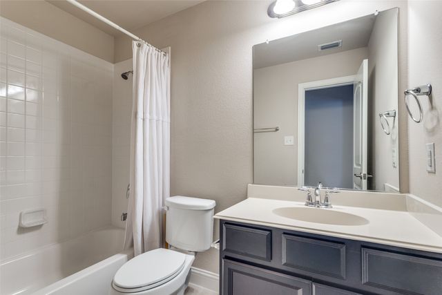 416 Hunt Drive, Lewisville, TX 75067