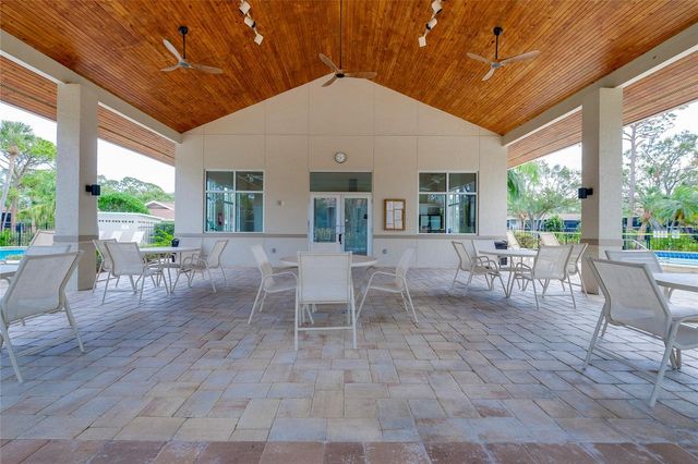 960 LA COSTA CIRCLE 2, Sarasota, FL 34237