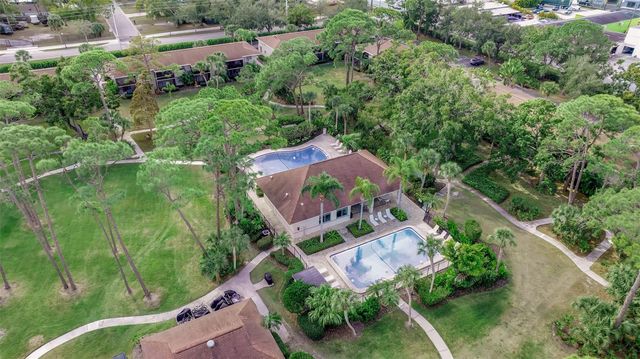 960 LA COSTA CIRCLE 2, Sarasota, FL 34237