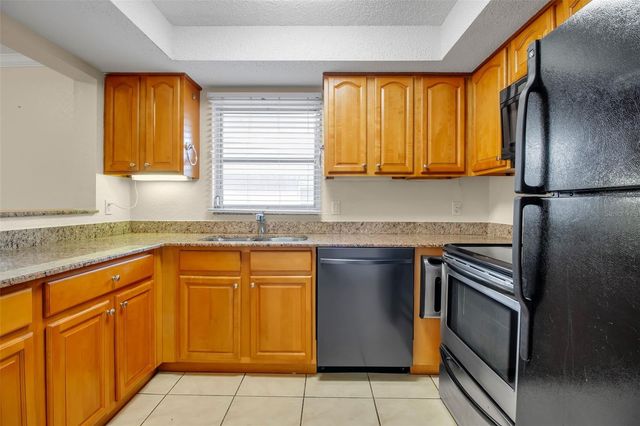 960 LA COSTA CIRCLE 2, Sarasota, FL 34237