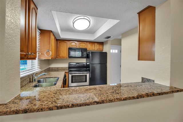 960 LA COSTA CIRCLE 2, Sarasota, FL 34237