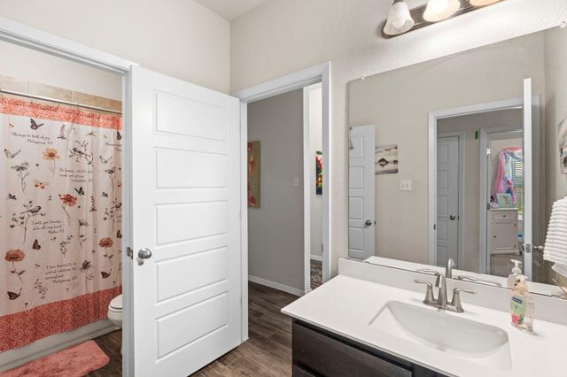 205 Four Star DR, Elgin, TX 78621