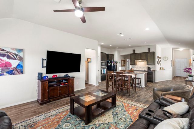 205 Four Star DR, Elgin, TX 78621