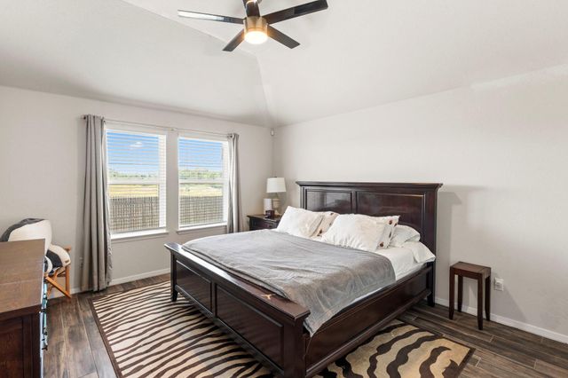 205 Four Star DR, Elgin, TX 78621