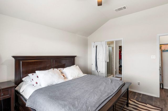 205 Four Star DR, Elgin, TX 78621