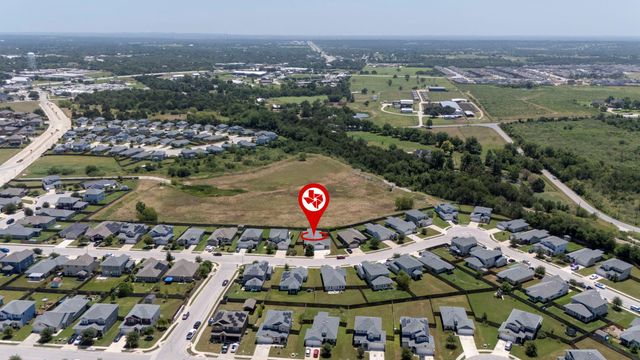 205 Four Star DR, Elgin, TX 78621