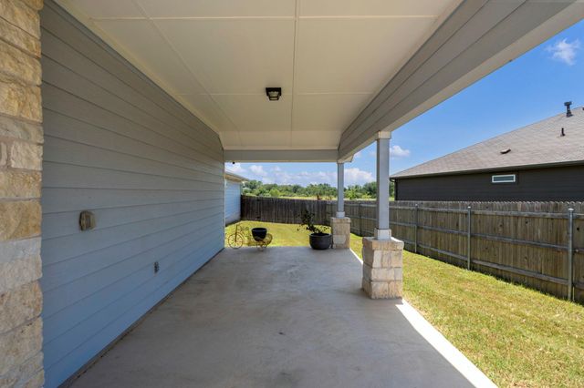205 Four Star DR, Elgin, TX 78621